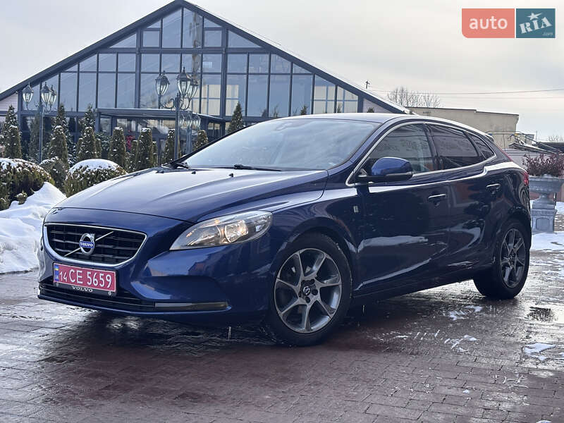 Volvo V40 2015