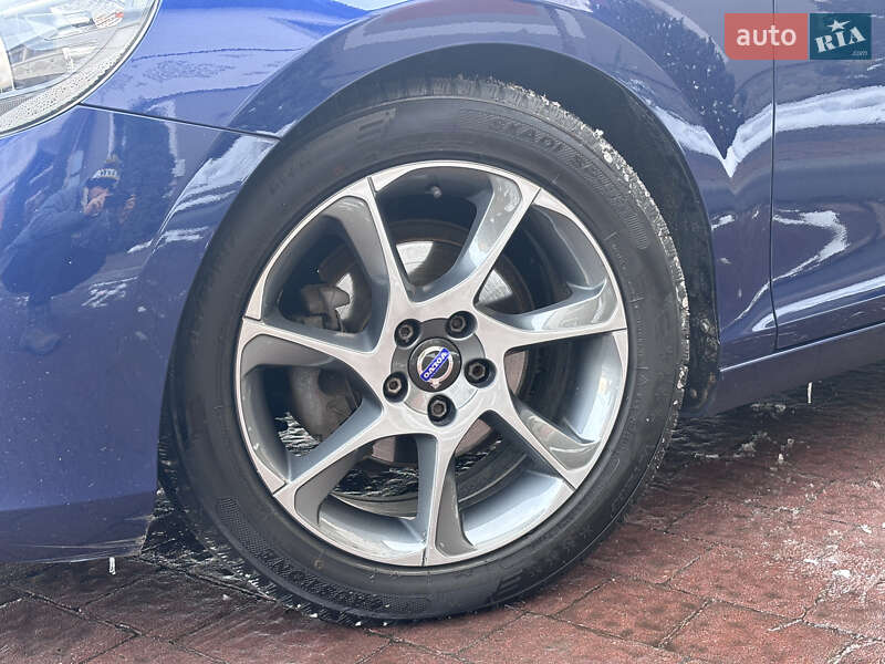 Хетчбек Volvo V40 2015 в Стрию