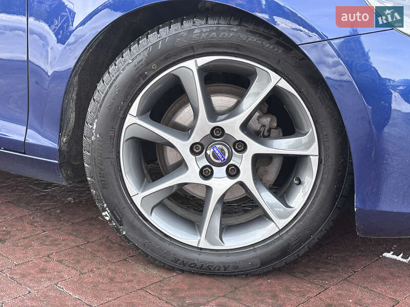 Хетчбек Volvo V40 2015 в Стрию