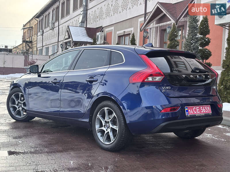Хетчбек Volvo V40 2015 в Стрию