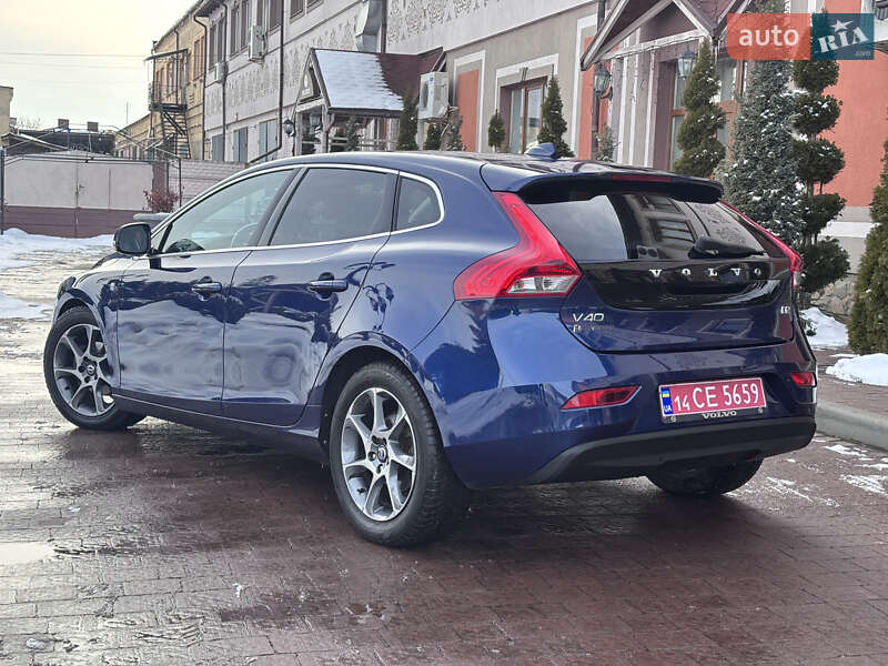 Хетчбек Volvo V40 2015 в Стрию
