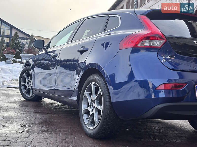 Хетчбек Volvo V40 2015 в Стрию