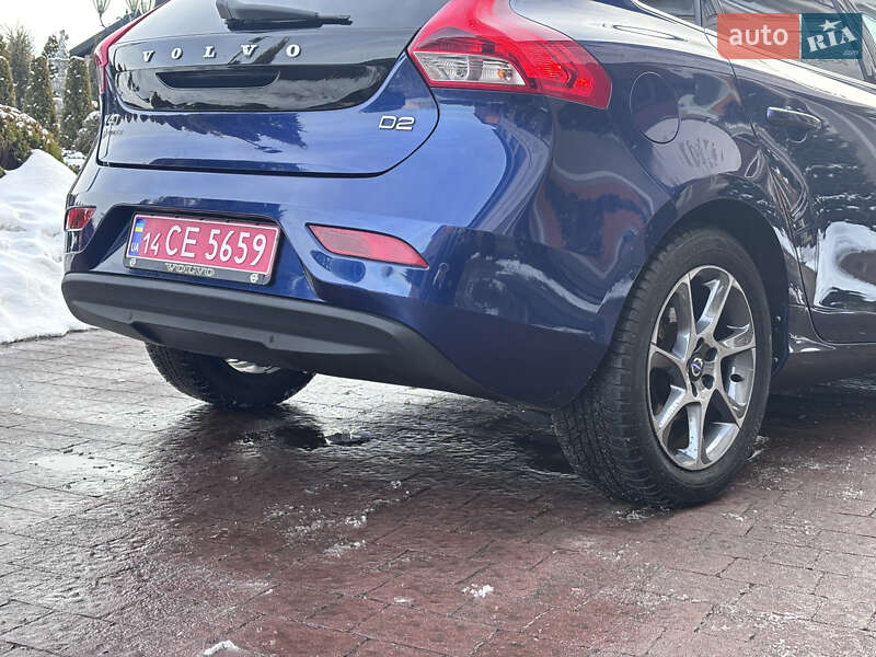 Хетчбек Volvo V40 2015 в Стрию