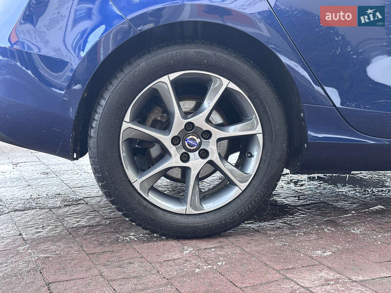 Хетчбек Volvo V40 2015 в Стрию