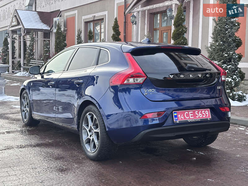 Хетчбек Volvo V40 2015 в Стрию