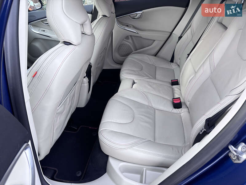 Хетчбек Volvo V40 2015 в Стрию