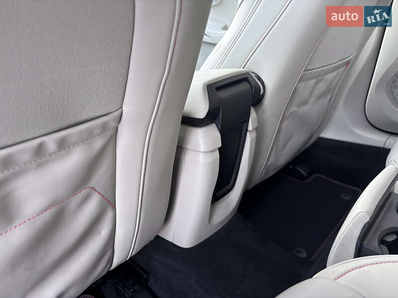 Хетчбек Volvo V40 2015 в Стрию