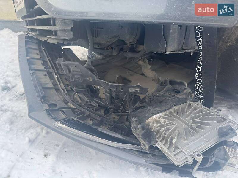 Хэтчбек Volvo V40 2013 в Ивано-Франковске фото 3 Хэтчбек Volvo V40 2013 в Ивано-Франковске