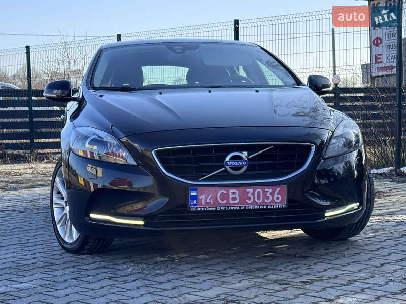 Хэтчбек Volvo V40 2013 в Стрые фото Хэтчбек Volvo V40 2013 в Стрые