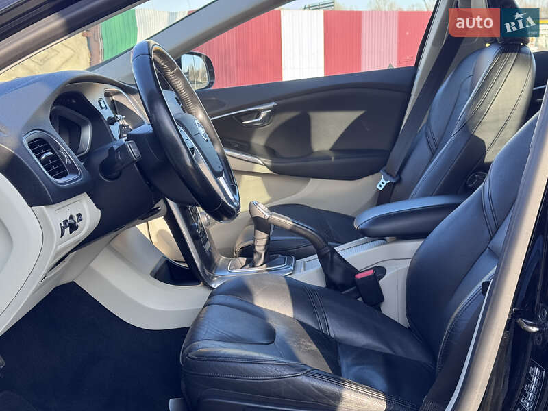 Хэтчбек Volvo V40 2013 в Стрые фото 34 Хэтчбек Volvo V40 2013 в Стрые