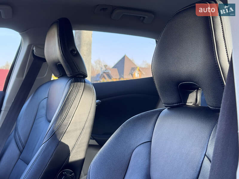 Хэтчбек Volvo V40 2013 в Стрые фото 39 Хэтчбек Volvo V40 2013 в Стрые