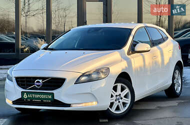 Хэтчбек Volvo V40 2013 в Киеве