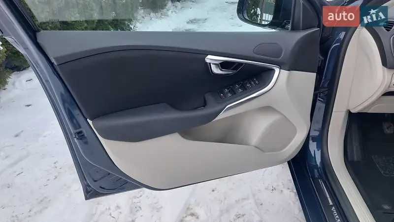 Volvo V40 2014 VIN YV1MVA851F2178835 фото оголошення 19 з 64