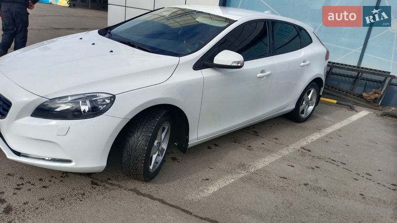 Volvo V40 2013