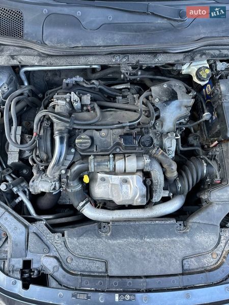 Хэтчбек Volvo V40 2013 в Луцке