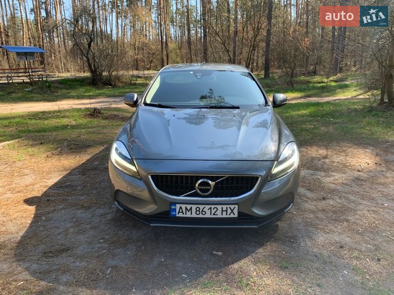 Хэтчбек Volvo V40 2019 в Житомире