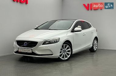 Хэтчбек Volvo V40 2013 в Киеве