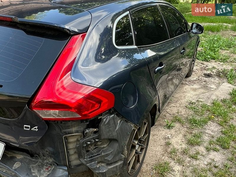 Хэтчбек Volvo V40 2014 в Киеве