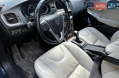 Хэтчбек Volvo V40 2014 в Киеве