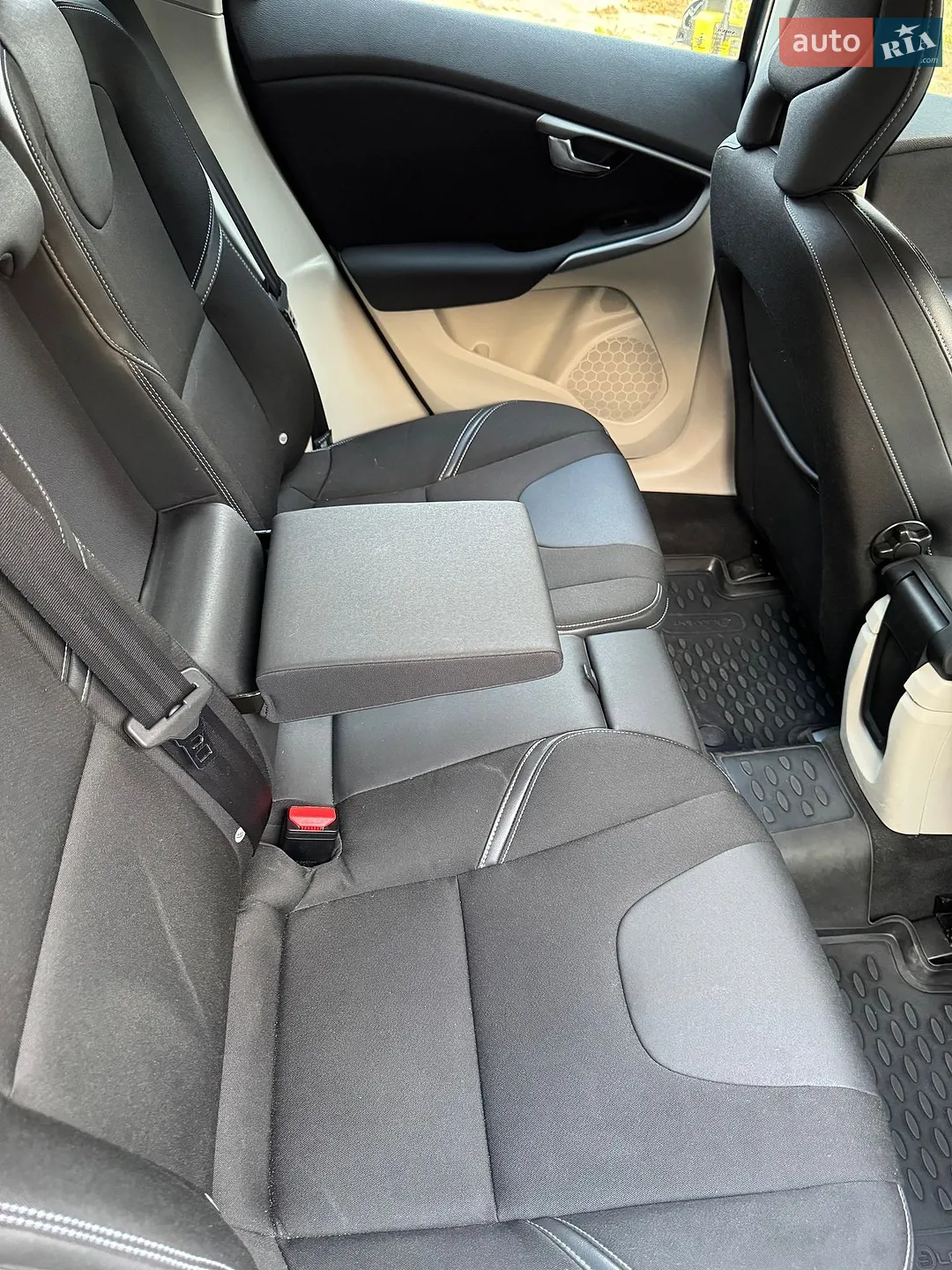 2016 Volvo V40 - мініатюра 30