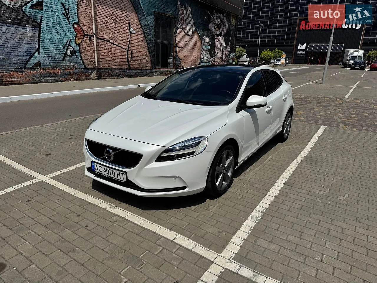 2016 Volvo V40 - мініатюра 38