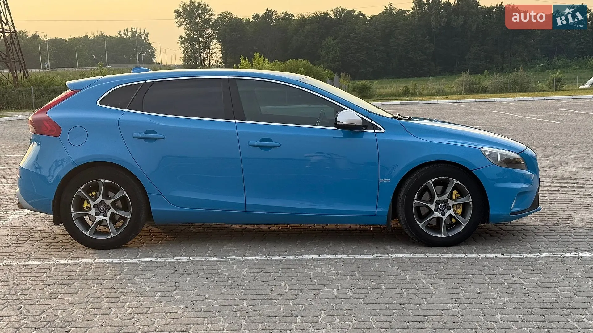 Volvo V40 2014 VIN YV1MVA851F2223008 фото оголошення 2 з 11