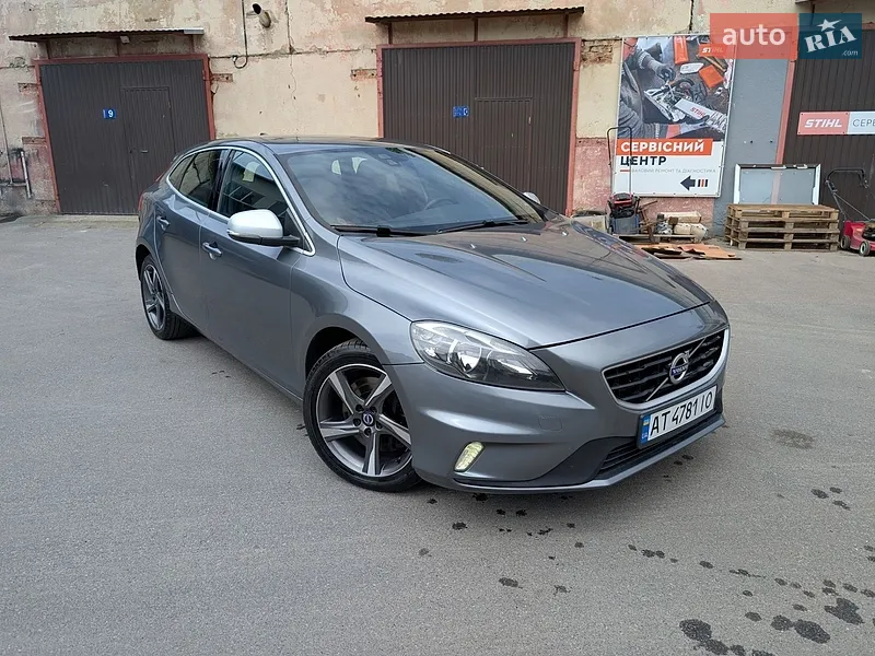 Volvo V40 2015