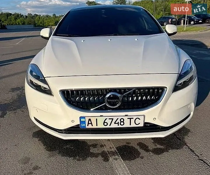 Volvo V40 2018