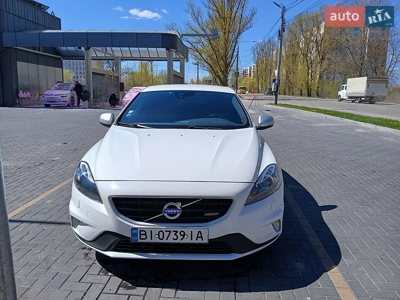 Volvo V40 2015