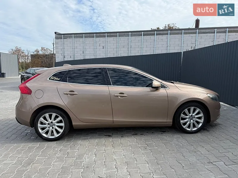 Volvo V40 2012