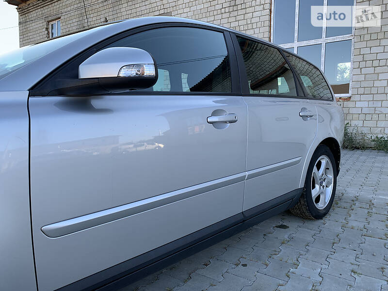 Універсал Volvo V50 2010 в Стрию