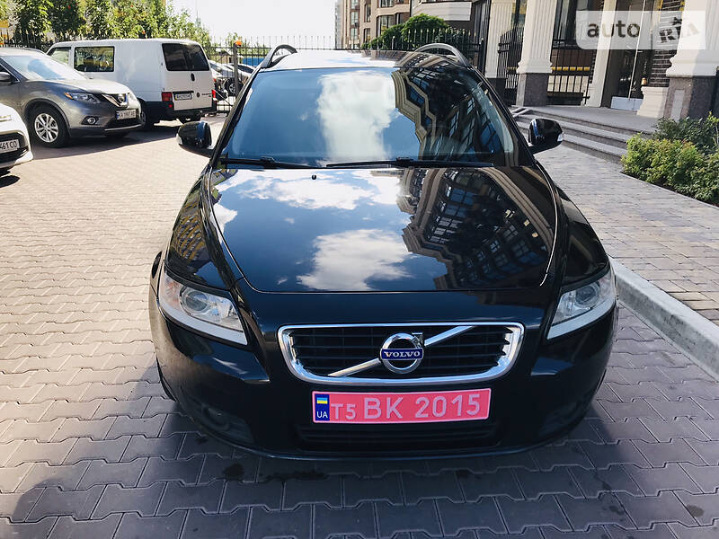 Універсал Volvo V50 2011 в Софіївській Борщагівці