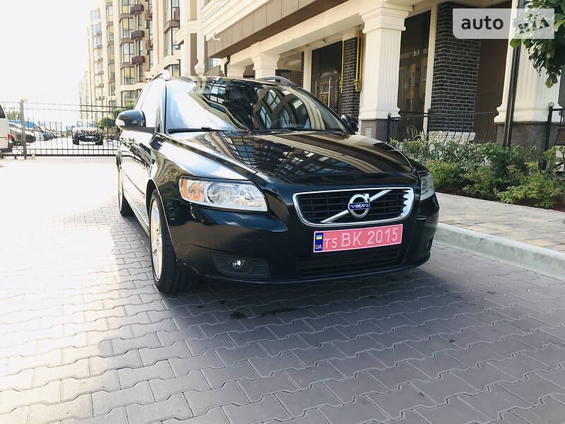 Універсал Volvo V50 2011 в Софіївській Борщагівці