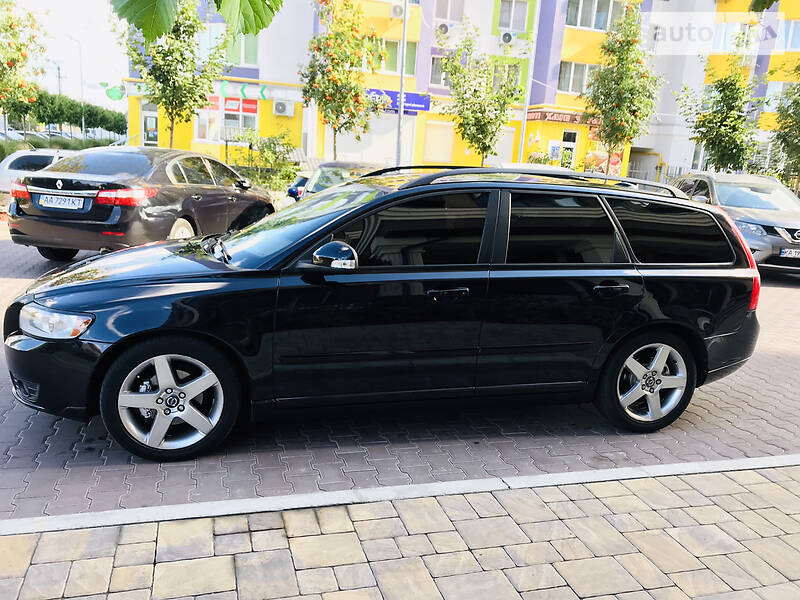 Універсал Volvo V50 2011 в Софіївській Борщагівці