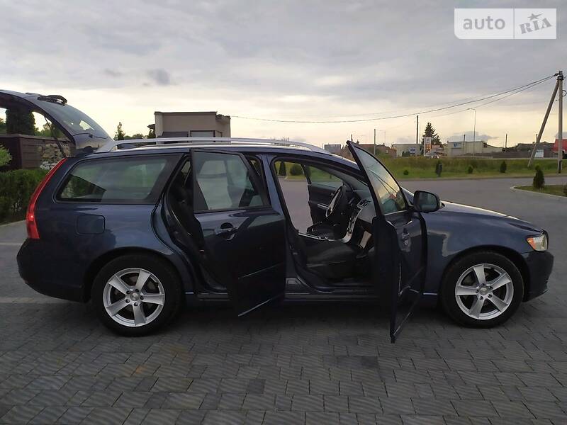 Універсал Volvo V50 2010 в Стрию