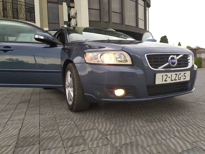 Універсал Volvo V50 2010 в Стрию