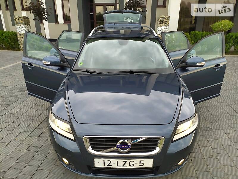 Універсал Volvo V50 2010 в Стрию