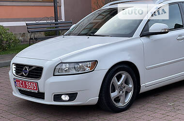 Универсал Volvo V50 2012 в 