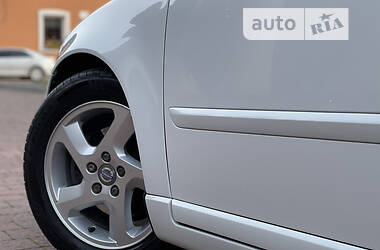 Универсал Volvo V50 2012 в 