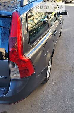 Универсал Volvo V50 2009 в Черновцах