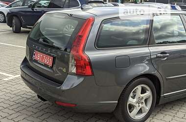 Универсал Volvo V50 2010 в Львове