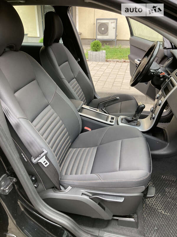 Универсал Volvo V50 2010 в Львове фото 23 Универсал Volvo V50 2010 в Львове