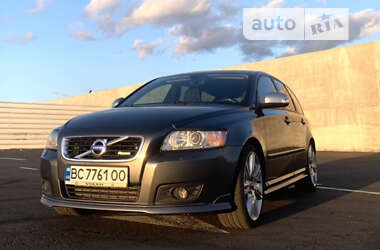 Универсал Volvo V50 2010 в Львове