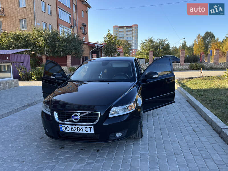 Универсал Volvo V50 2012 в Тернополе