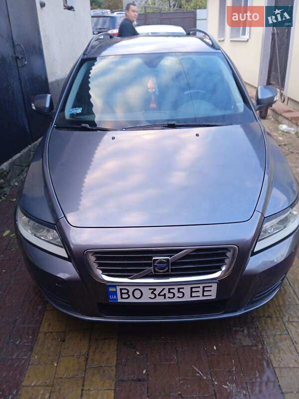 Универсал Volvo V50 2010 в Тернополе