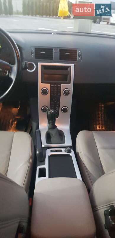 Универсал Volvo V50 2010 в Луцке