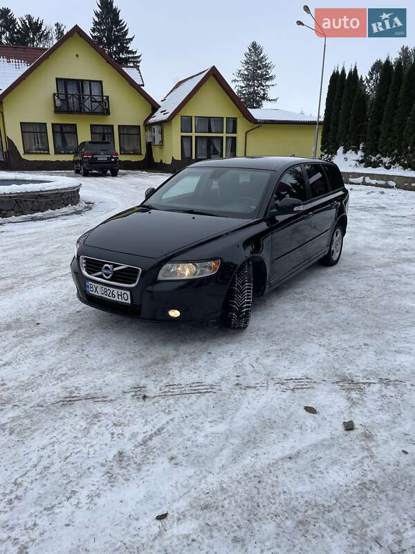 Універсал Volvo V50 2010 в Старокостянтинові