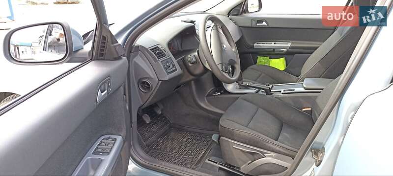 Універсал Volvo V50 2010 в Маневичах