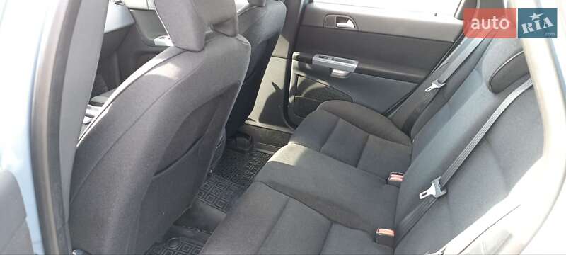 Універсал Volvo V50 2010 в Маневичах