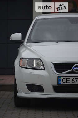 Універсал Volvo V50 2010 в Чернівцях